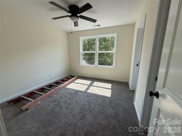 227 S Caldwell Avenue, Newton, NC 28658