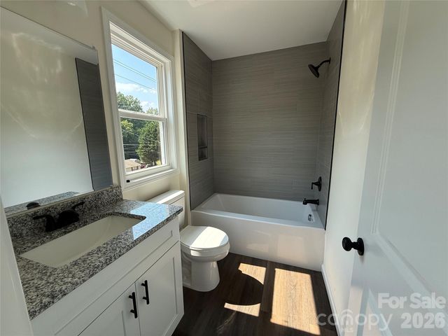 227 S Caldwell Avenue, Newton, NC 28658