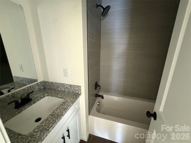 227 S Caldwell Avenue, Newton, NC 28658