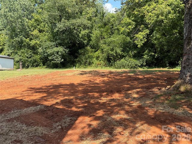 227 S Caldwell Avenue, Newton, NC 28658