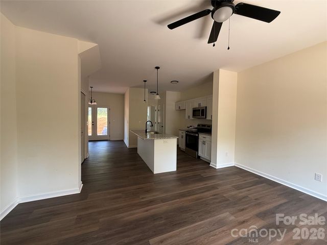 227 S Caldwell Avenue, Newton, NC 28658