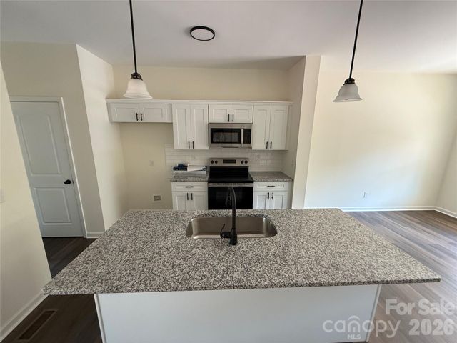 227 S Caldwell Avenue, Newton, NC 28658