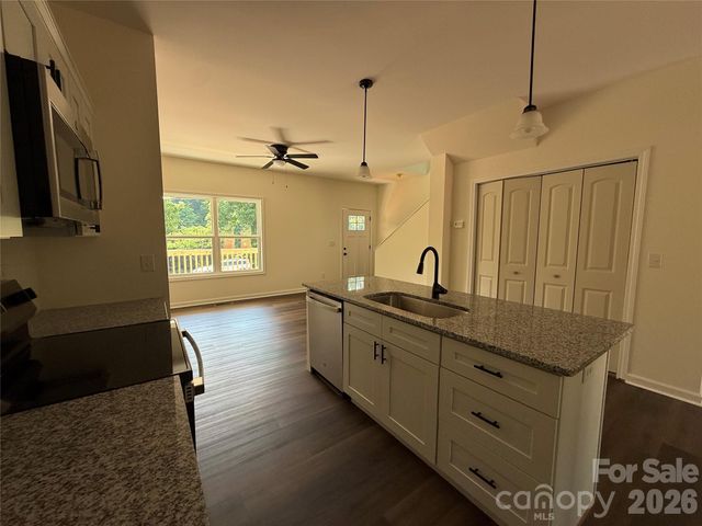 227 S Caldwell Avenue, Newton, NC 28658