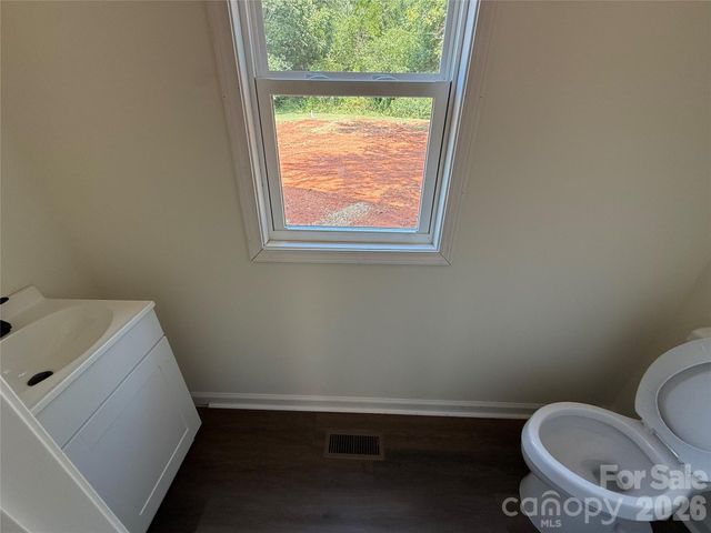 227 S Caldwell Avenue, Newton, NC 28658