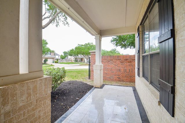 3911 Fallsbrook Court, Sugar Land, TX 77479