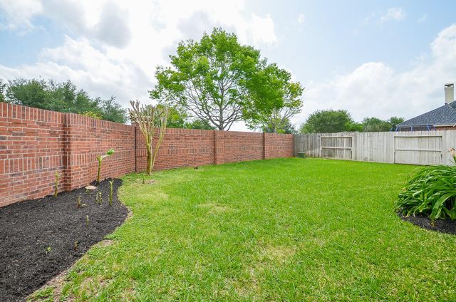 3911 Fallsbrook Court, Sugar Land, TX 77479