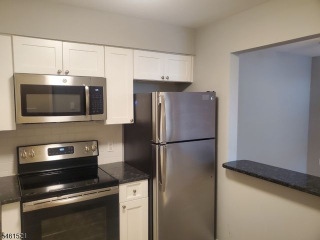 466 Liberty St 104, Little Ferry Boro, NJ 07643