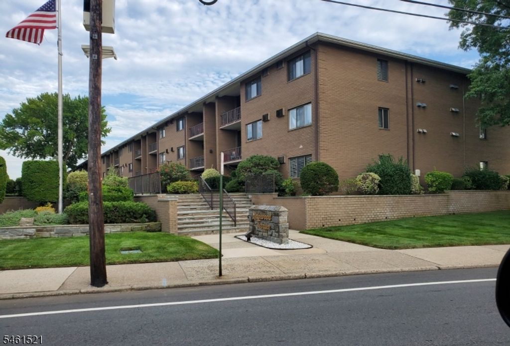 466 Liberty St 104, Little Ferry Boro, NJ 07643