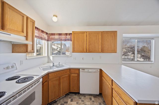 5502 W STARFLOWER WAY, West Jordan, UT 84081