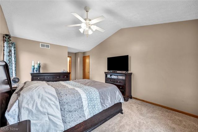 5704 Halwick Drive, Ravenna, OH 44266