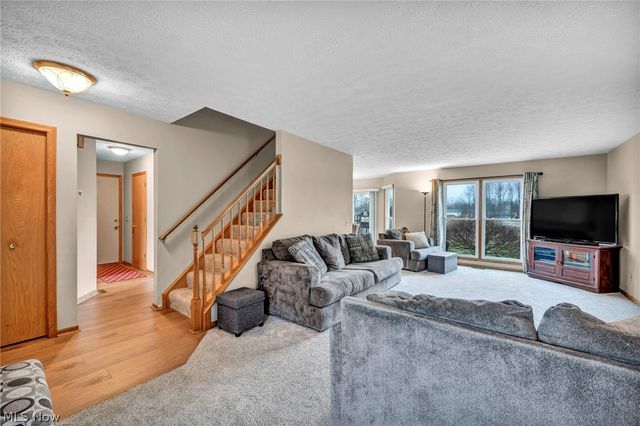 5704 Halwick Drive, Ravenna, OH 44266