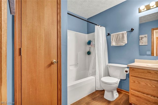 5704 Halwick Drive, Ravenna, OH 44266