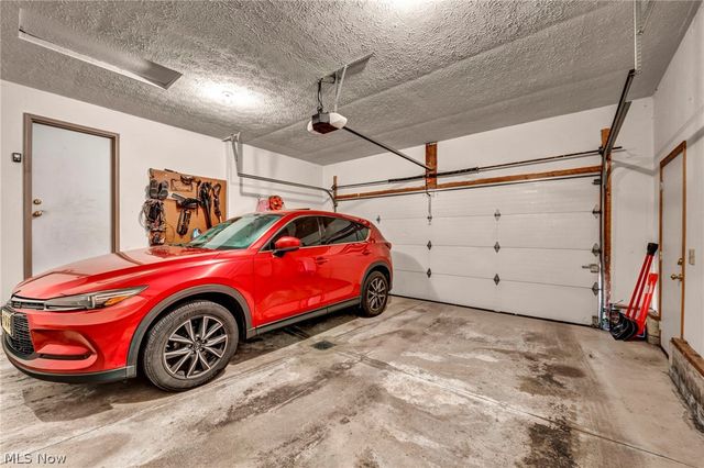 5704 Halwick Drive, Ravenna, OH 44266