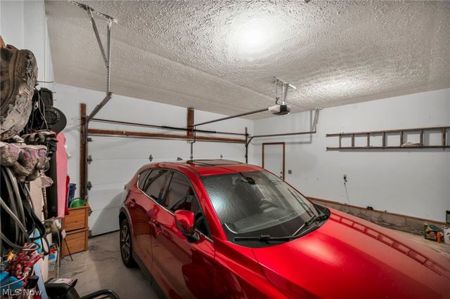 5704 Halwick Drive, Ravenna, OH 44266