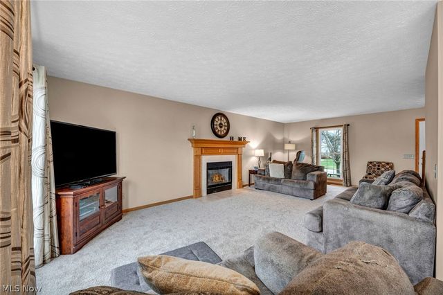 5704 Halwick Drive, Ravenna, OH 44266