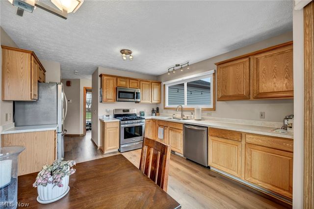 5704 Halwick Drive, Ravenna, OH 44266