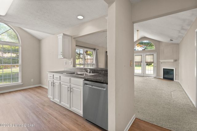 10546 Monticello Forest Cir, Jeffersontown, KY 40299