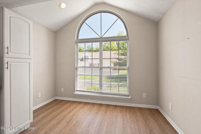 10546 Monticello Forest Cir, Jeffersontown, KY 40299