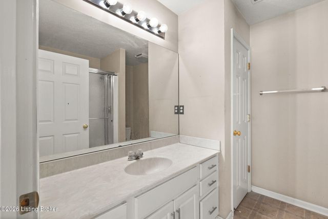 10546 Monticello Forest Cir, Jeffersontown, KY 40299