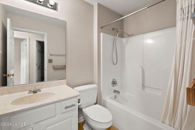 10546 Monticello Forest Cir, Jeffersontown, KY 40299