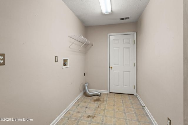 10546 Monticello Forest Cir, Jeffersontown, KY 40299