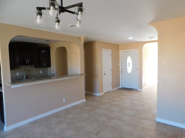 4734 Country Club Dr, Midland, TX 79703