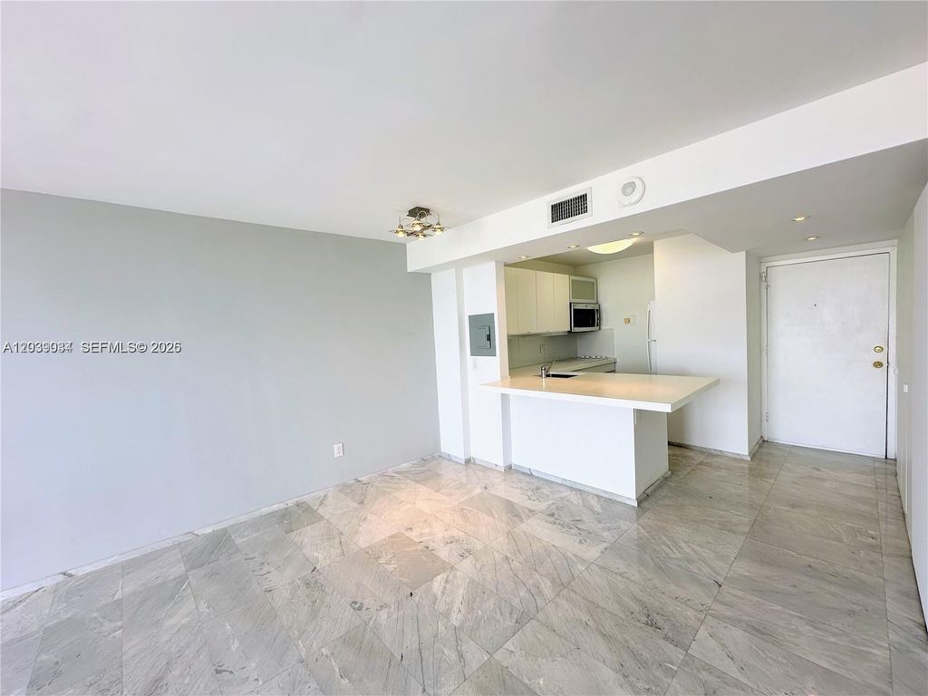 2350 NE 135th St 1501, North Miami, FL 33181