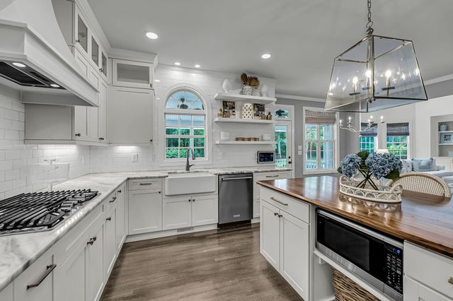 2205 Old Jay Lane, Mount Pleasant, SC 29466