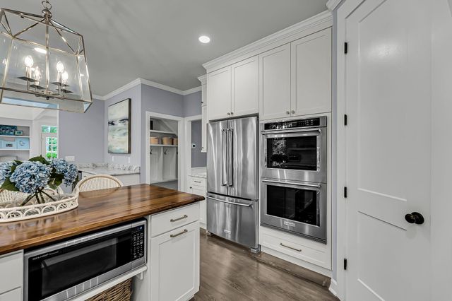 2205 Old Jay Lane, Mount Pleasant, SC 29466