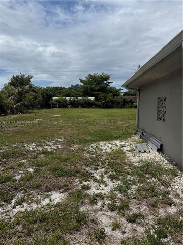 1820 NW 81st Ter, Miami, FL 33147