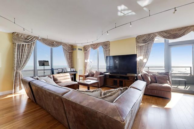 600 N Lake Shore Drive 3011, Chicago, IL 60611