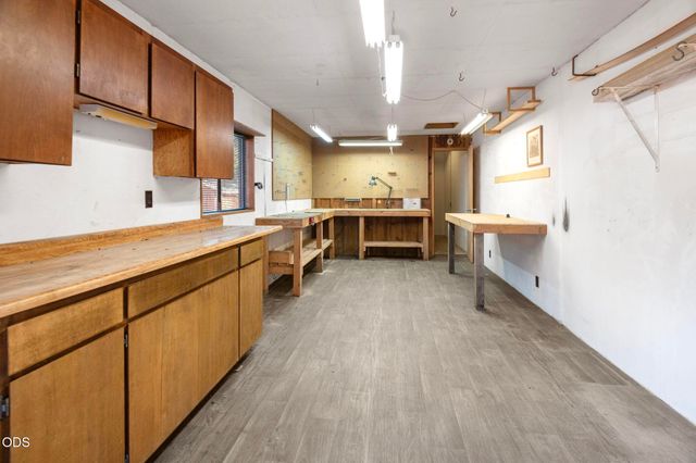 52971 Walker Way, La Pine, OR 97739