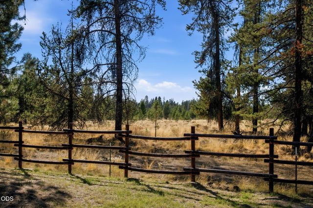 52971 Walker Way, La Pine, OR 97739