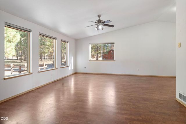 52971 Walker Way, La Pine, OR 97739