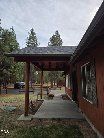 52971 Walker Way, La Pine, OR 97739