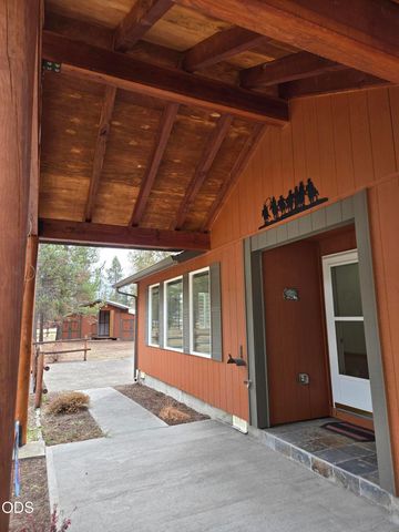 52971 Walker Way, La Pine, OR 97739