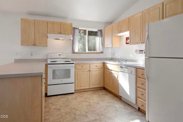 52971 Walker Way, La Pine, OR 97739