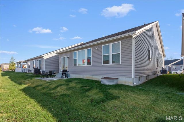 177 Rhythm Point Drive, St Peters, MO 63376