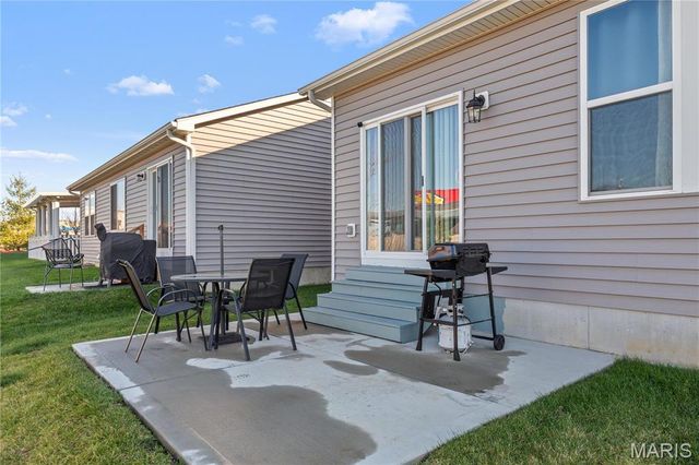 177 Rhythm Point Drive, St Peters, MO 63376