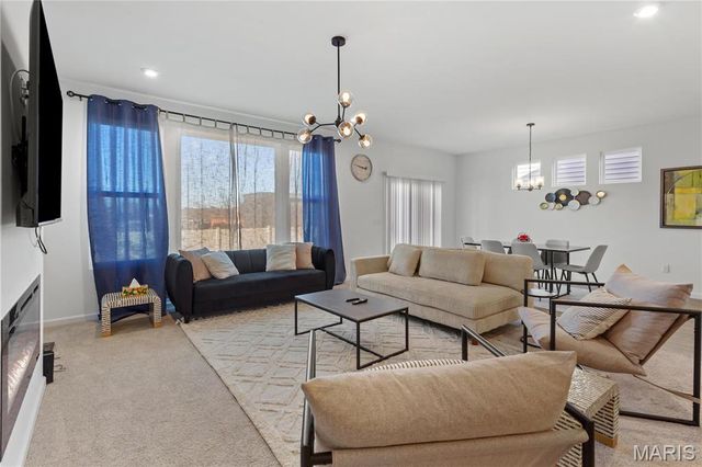177 Rhythm Point Drive, St Peters, MO 63376