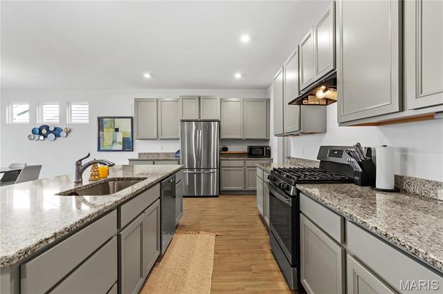 177 Rhythm Point Drive, St Peters, MO 63376
