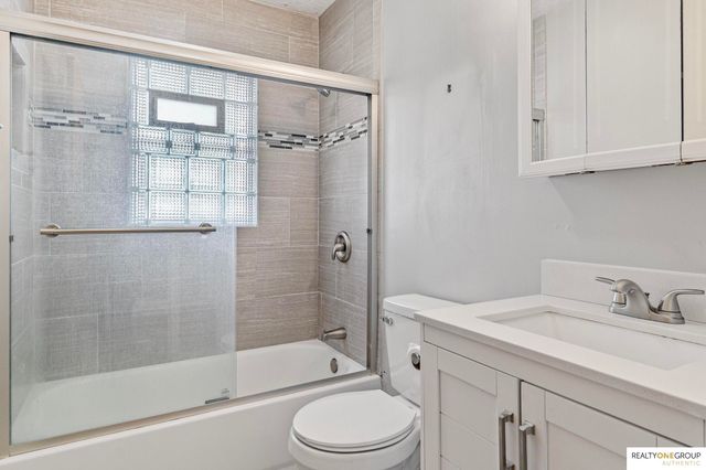 5311 N 49th Avenue, Omaha, NE 68104