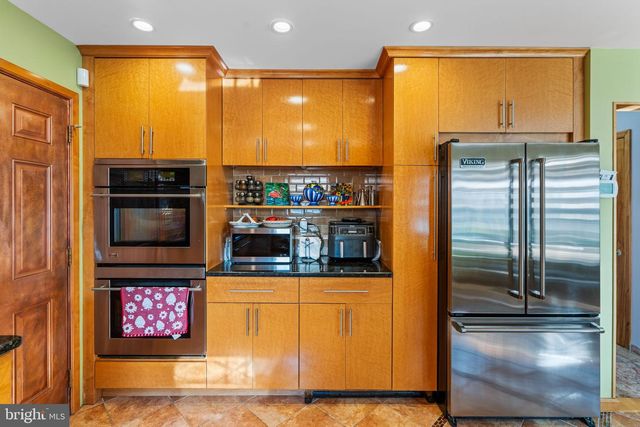 50 STARDUST DR, Southampton, PA 18966
