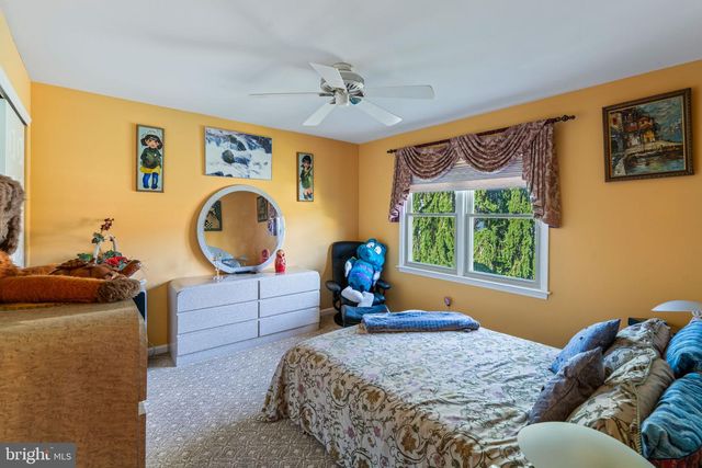 50 STARDUST DR, Southampton, PA 18966