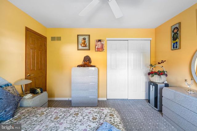 50 STARDUST DR, Southampton, PA 18966