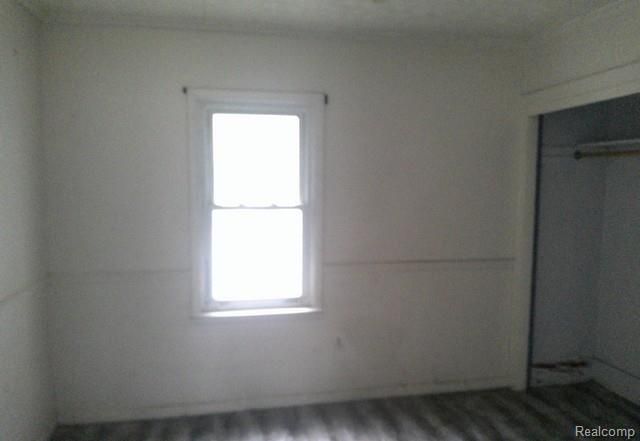 2054 E Parkwood Avenue, Burton, MI 48529