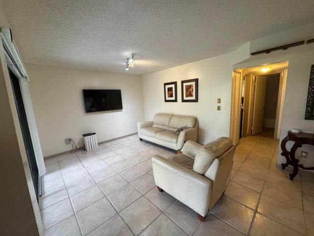 9819 NW 3rd Court 3, Plantation, FL 33324