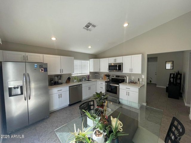 2157 E CREST Lane, Phoenix, AZ 85024