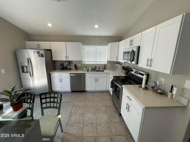 2157 E CREST Lane, Phoenix, AZ 85024