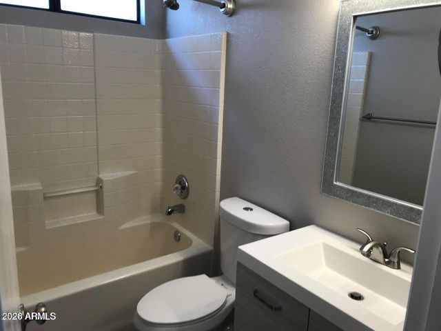 2157 E CREST Lane, Phoenix, AZ 85024